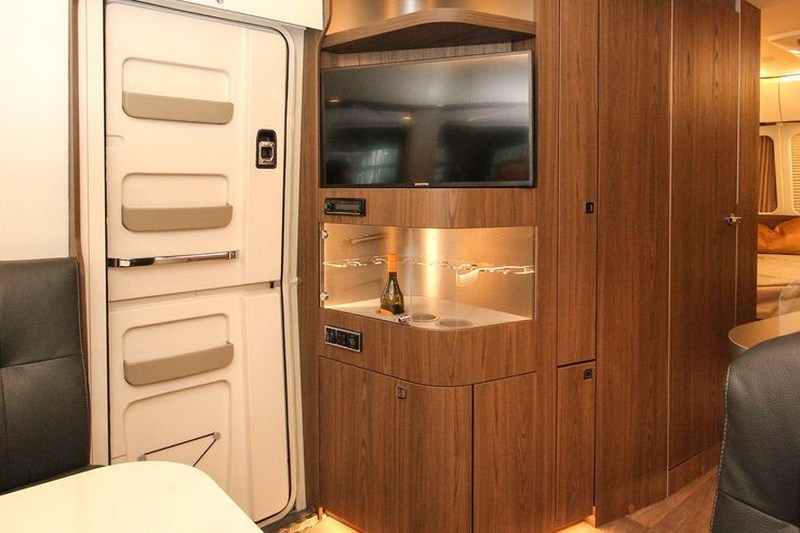 28 Touring-820-fotoshowBig-8f42b706-1216544.jpg