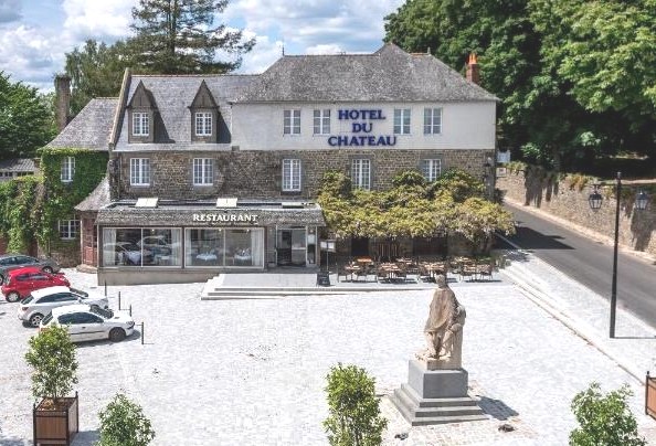 Hotel chateau Combourg.jpg