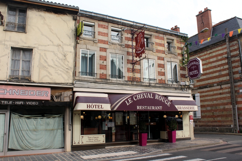Sainte-Menehould,_Le_Cheval_Rouge.JPG