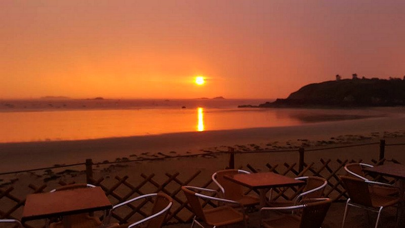 Lever de soleil à St Lunaire .jpg