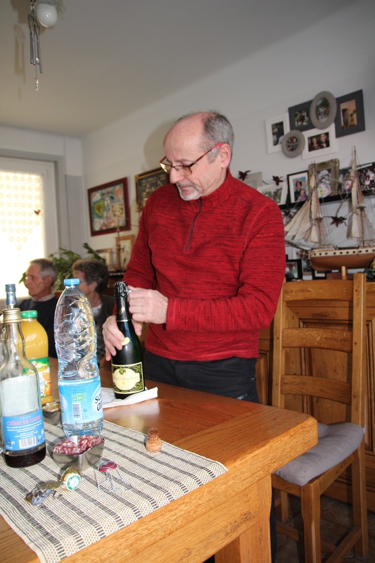 Allez on va l'ouvrir quand même.