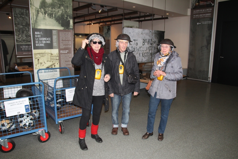 Equipement avant la visite des tunnels Wellington sous ARRAS.