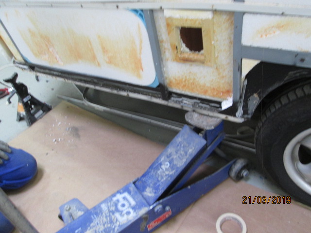 Resolidarisation Chassis-plancher.JPG