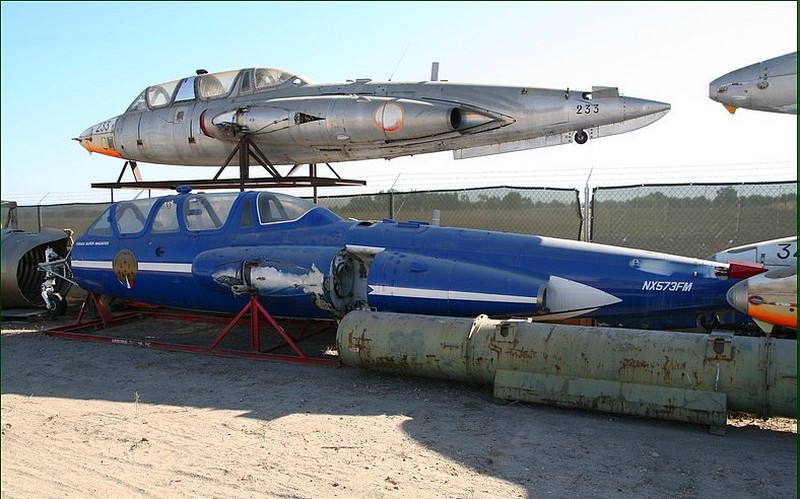 Ce sont des Fougas, mais on ne prononce pas le S comme dans le Sud … Et ça n'a pas le même gout.<br /><br />Le Magister était utilisé par 'armée de l'air, le Zephir par la marine.