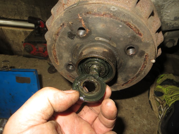 Frein graisse roulements roues8.JPG