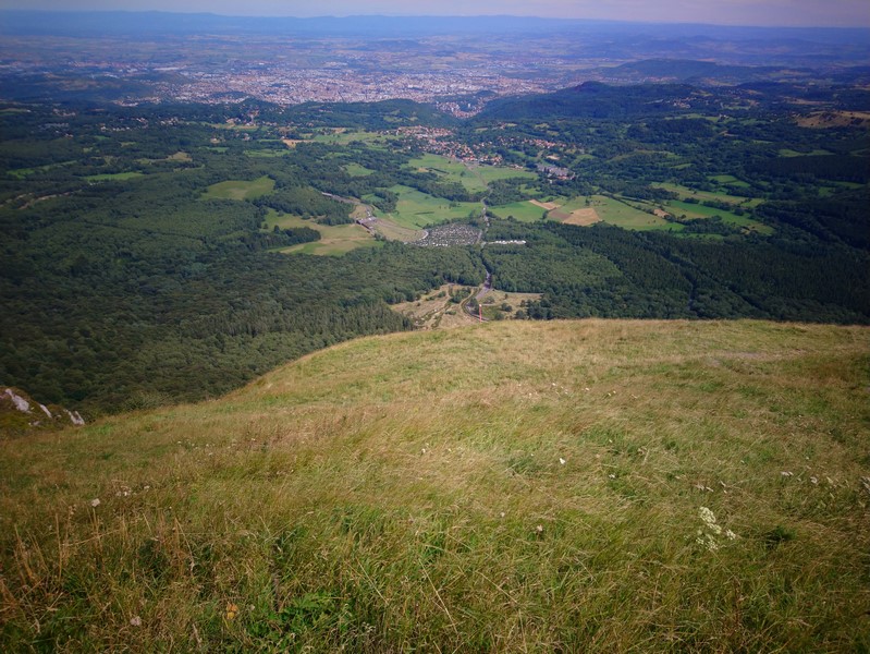 Vu de Clermont-Ferrand  depuis le Puy de Dômes.