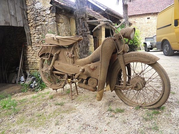 1804 mobylette mobymatic orange .jpg