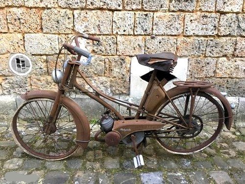 1843 mbk-motobecane-motobecane-av31-1952-sortie-de-grange .jpg