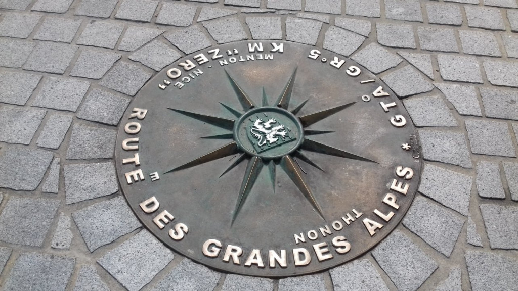 1 Départ Km 0 à Thonon.jpg (271.9 Kio) Vu 21879 fois Point de Départ de la Route des Alpes
