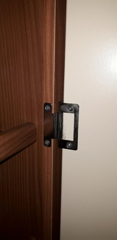 Ch petite porte blanche.jpg