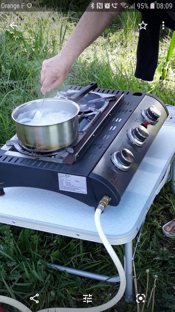 Plancha gaz 3 bruleurs avec grille de gaziniere recuperee