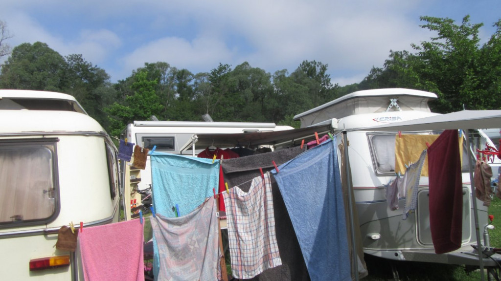 Camping à Bodman (bord lac de Constance) : Photo prise de ma caravane un jour de lessive !!!