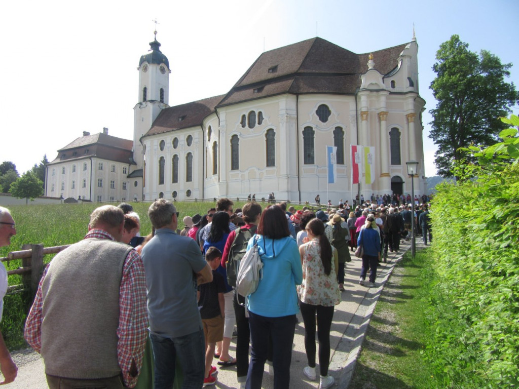 Église de Wies : procession du jour de la Pentecôte.