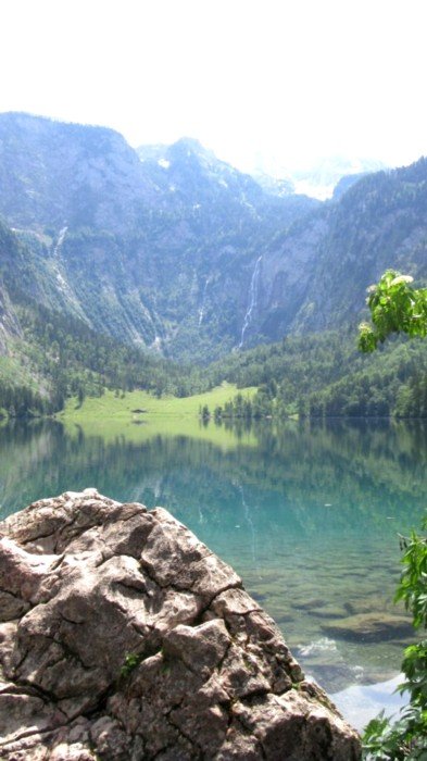 Nous voilà au fond du lac, balade sur ce petit bout du monde avant le reprendre notre bateau