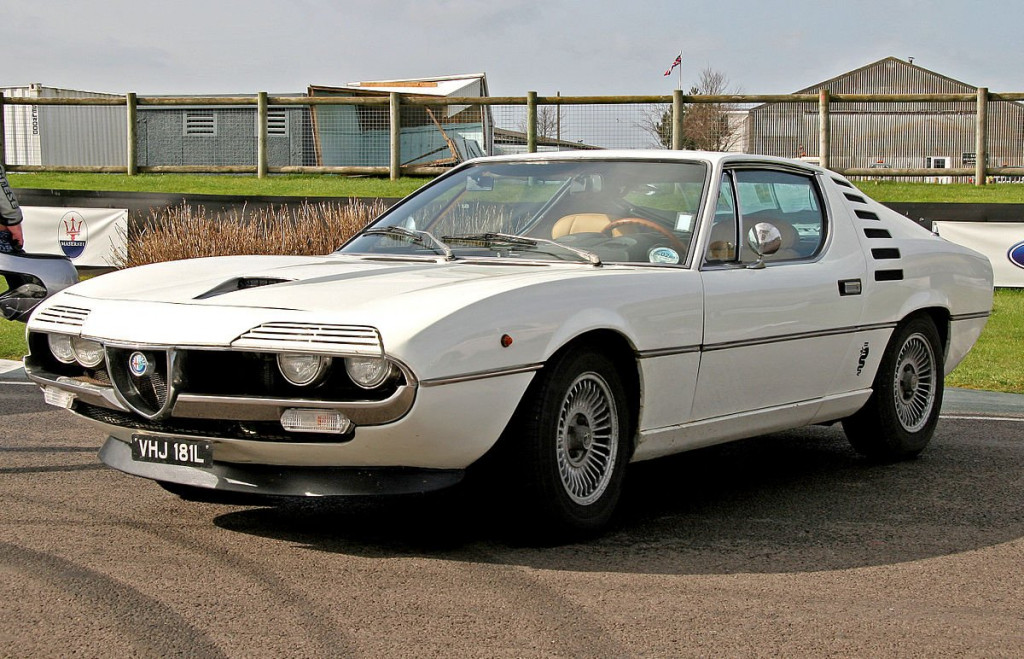 Alfa_Romeo_Montreal_white.jpg