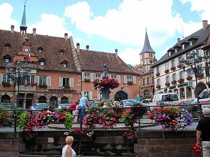420px-Barr_Place_de_l'Hôtel_de_ville.JPG