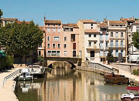 Narbonne_-_Le_pont_des_marchands.jpg