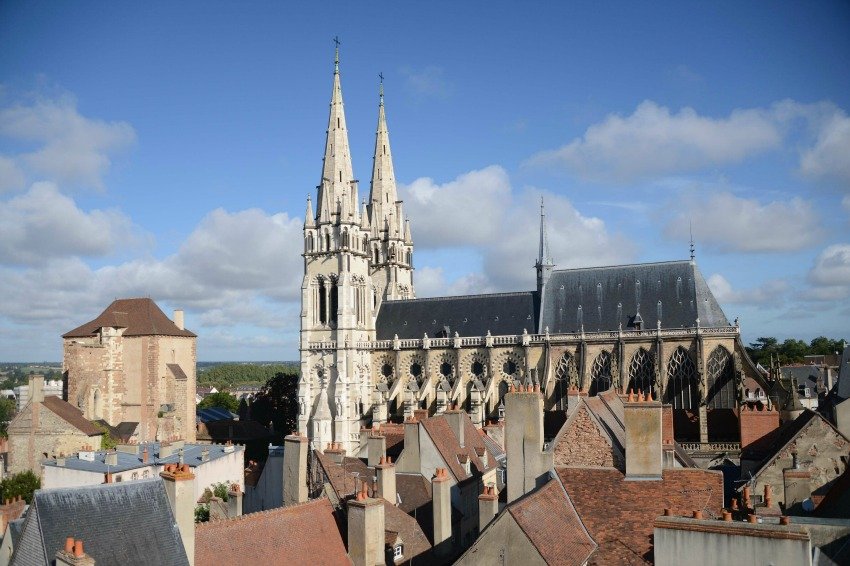 Auvergne-Allier-Moulins-Mal-Coiffee-Cathedrale-JMT013-1.jpg