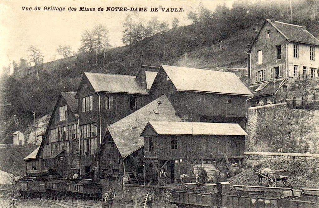 1391488513-NotreDameVaulx-mines1.jpg