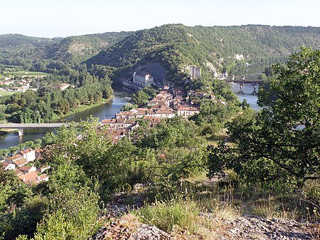 450px-Luzech_Vue_générale7.JPG