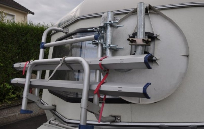 Porte vélo + parabole.jpg