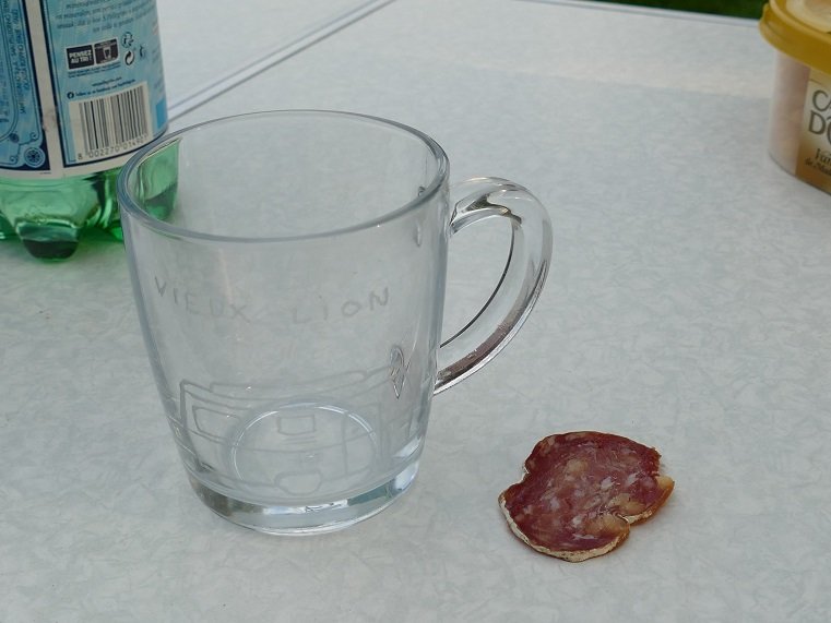 pour le 4 eme une rondelle de saucisson