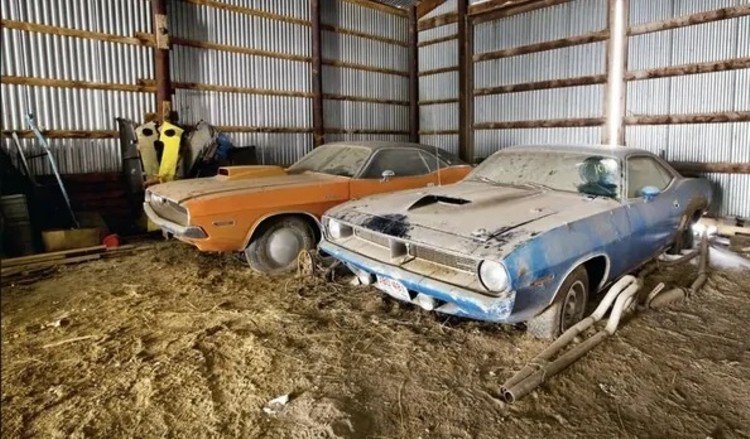 Hemi Cuda Challengers.jpg