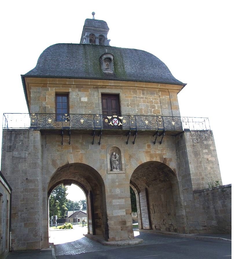 Langres porte des moulins.jpg
