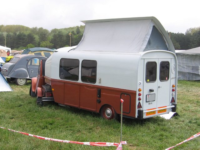 2cv caravane.jpg