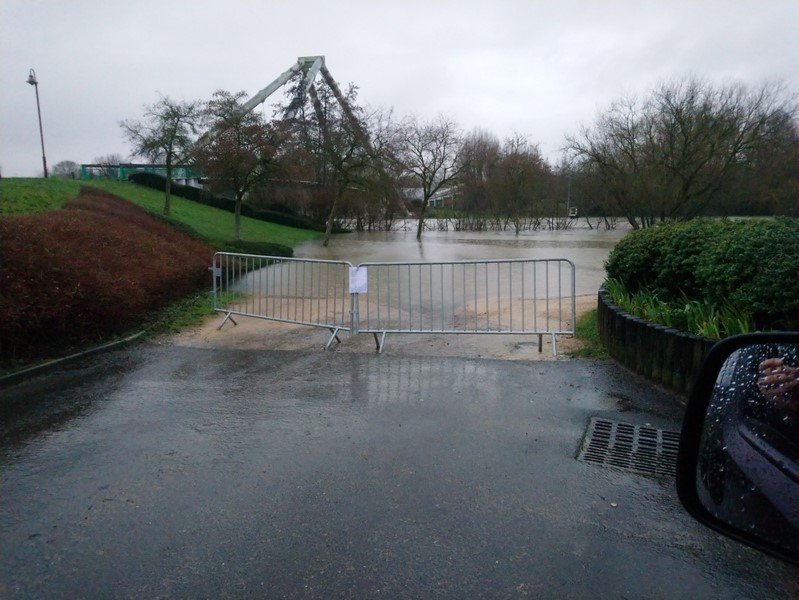 Passerelle de Cuffies pour rejoindre le terrain de camping