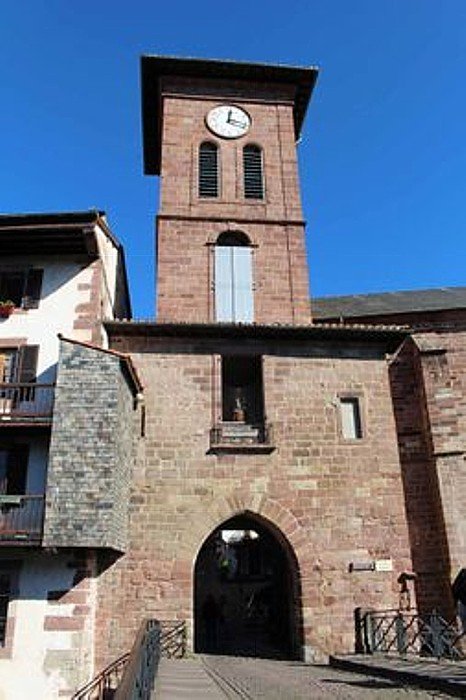 St Jean Pied de Port porte église.jpg