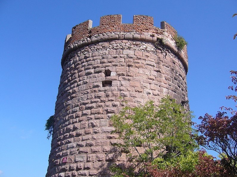 Ribeauvillé donjon haut Ribeaupierre.jpg