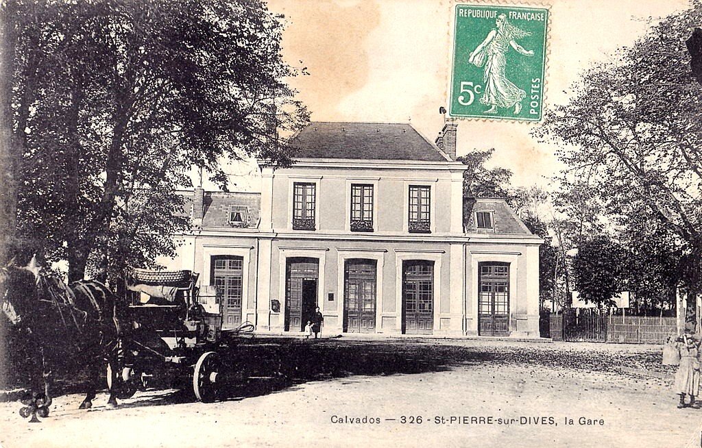 St Pierre gare.jpg