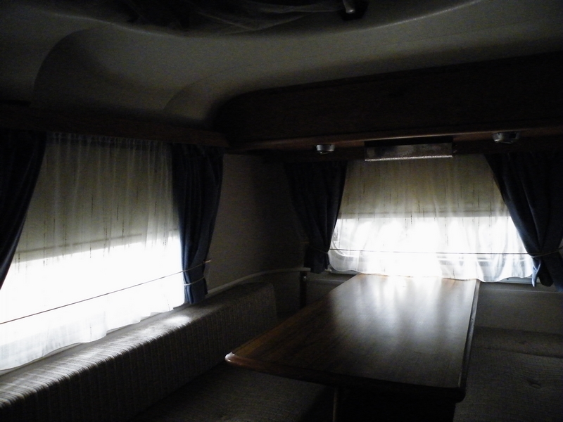 a l'intérieur