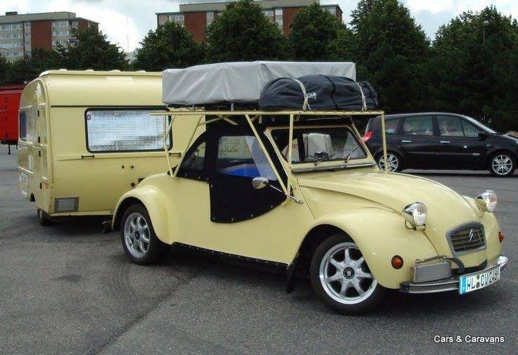 Deuche + caravane.jpg