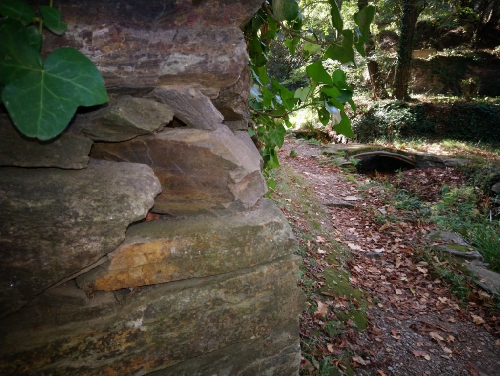 Les murs en pierres posées