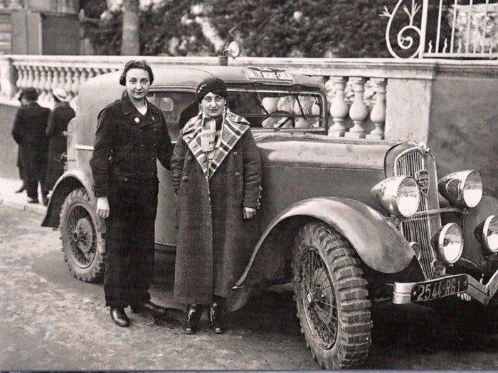 En voiture Simone1.jpg