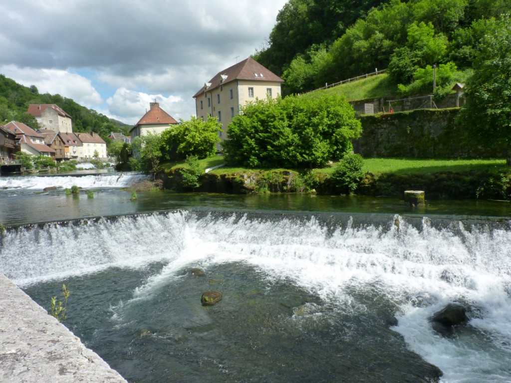 Lods classé beau village de france