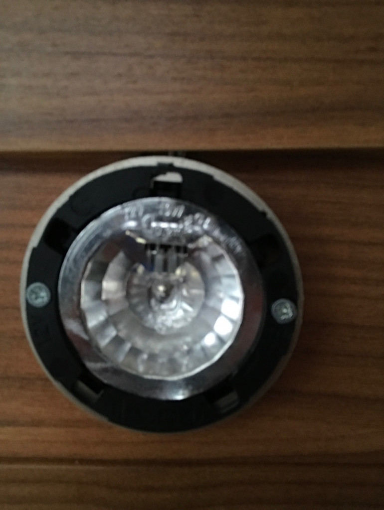 8743C7B9-6790-4948-B66B-631C4961D6D0.jpeg (264.72 Kio) Vu 8062 fois 2 lampes cuisine évier