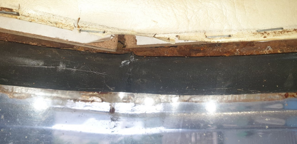 Photo de la structure métallique au dessus de la baie avant !