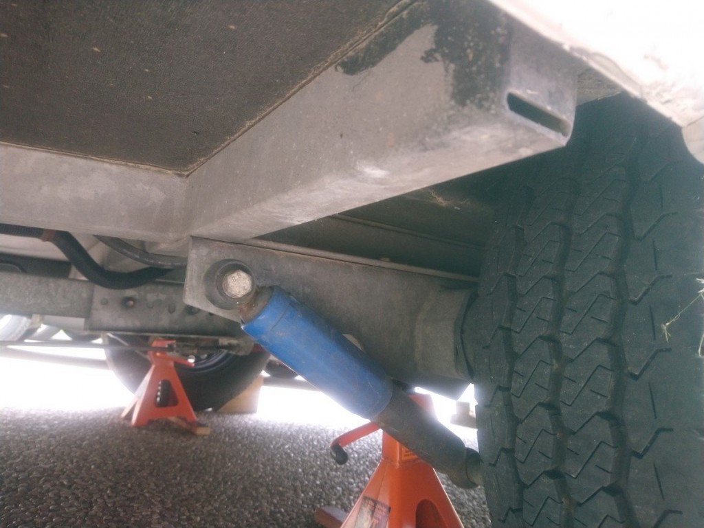 on voit bien la mise à l'air libre des tubes pour la galvanisation à chaud.